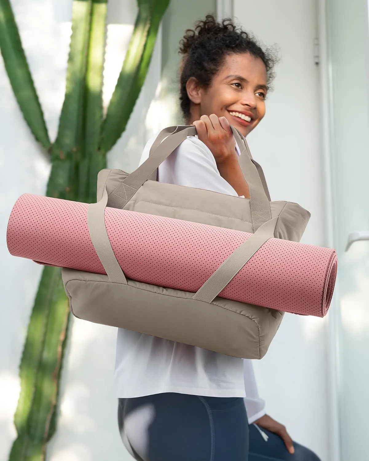 BAGSMART Tote Bag for Women with Zipper and Yoga Mat Straps for Travel Sport Work Quilted Tote