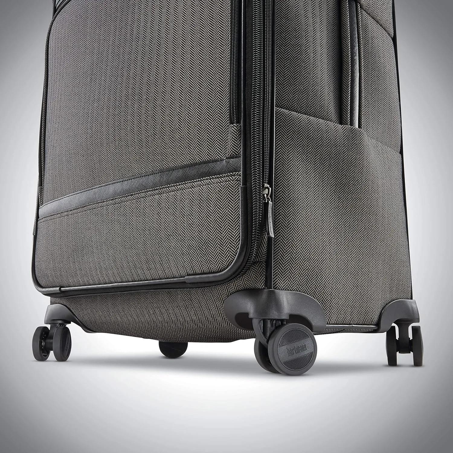 Hartmann Herringbone Deluxe Extended Journey Expandable Spinner, Black, Checked-Medium