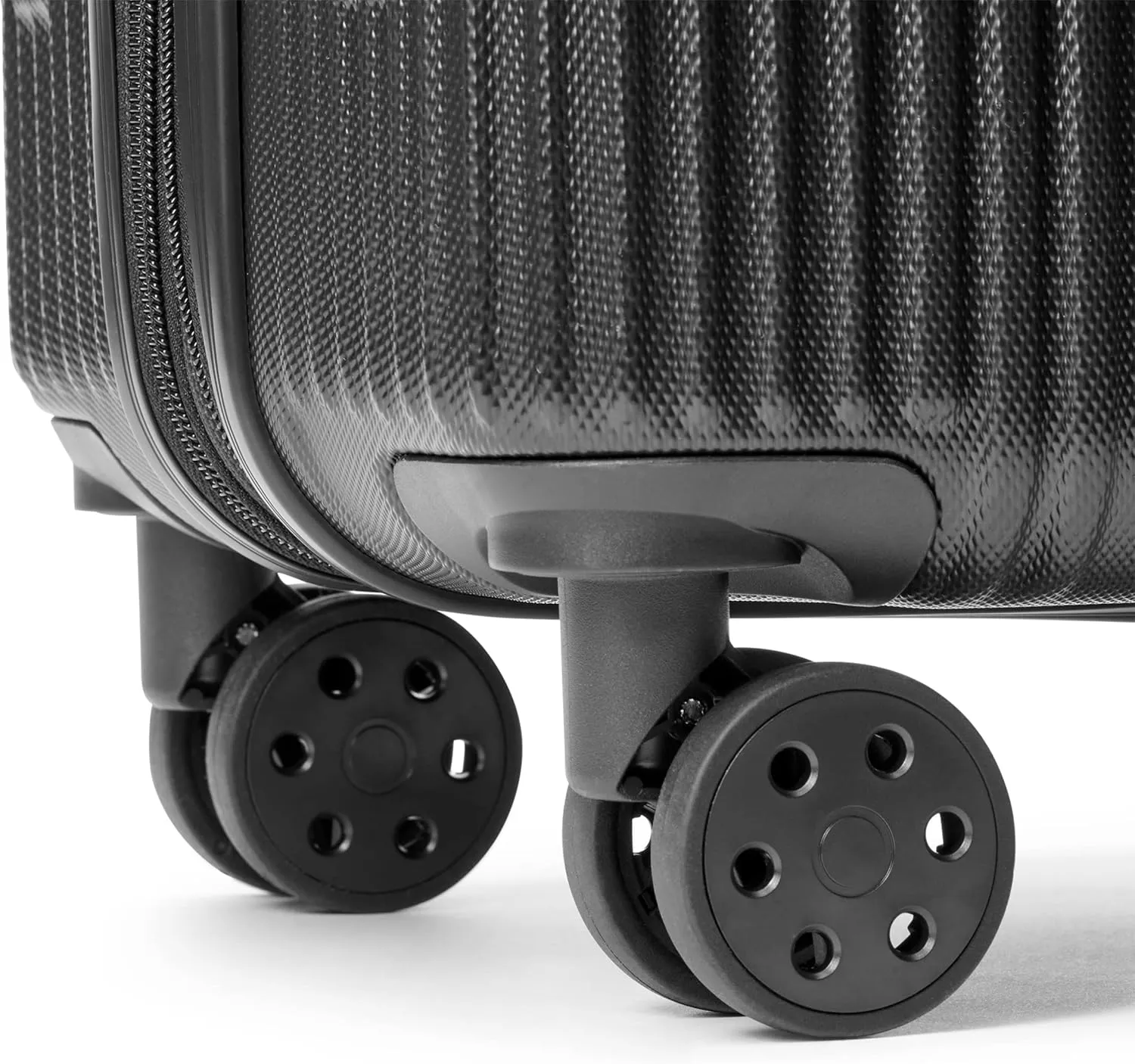 Marc New York Horizon 28" Upright Luggage, Black, Large