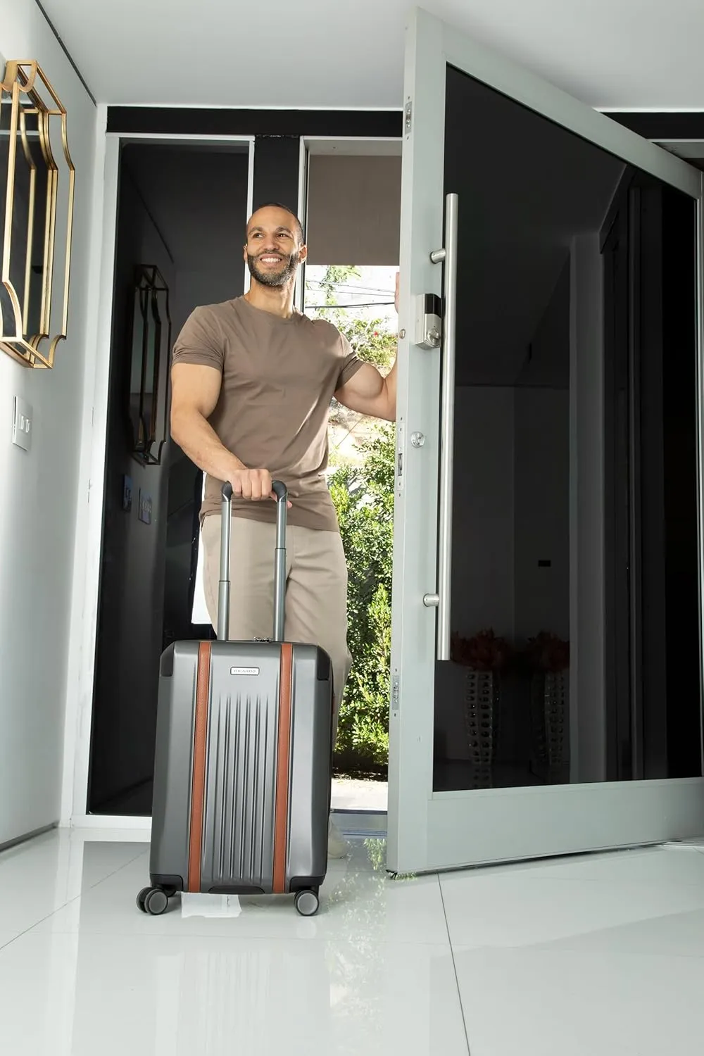 Ricardo Beverly Hills Montecito 2.0 Hardside with Dual Spinning Wheels, Expandable with Comfort Grip for Easy Packing and Moving, Men and Women, Graphite, Check-In Large 29-Inch