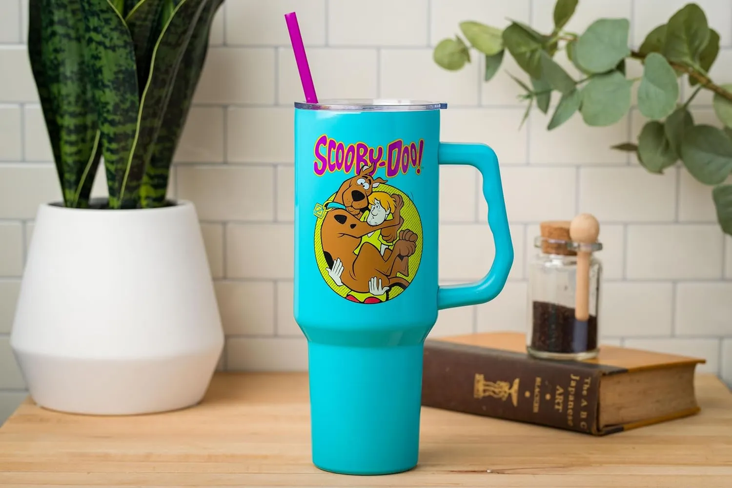 Silver Buffalo Scooby-Doo Featuring Scared Shaggy and Scooby Stainless Steel Tumbler with Handle and Straw, Fits in Standard Cup Holder, 40 Ounces
