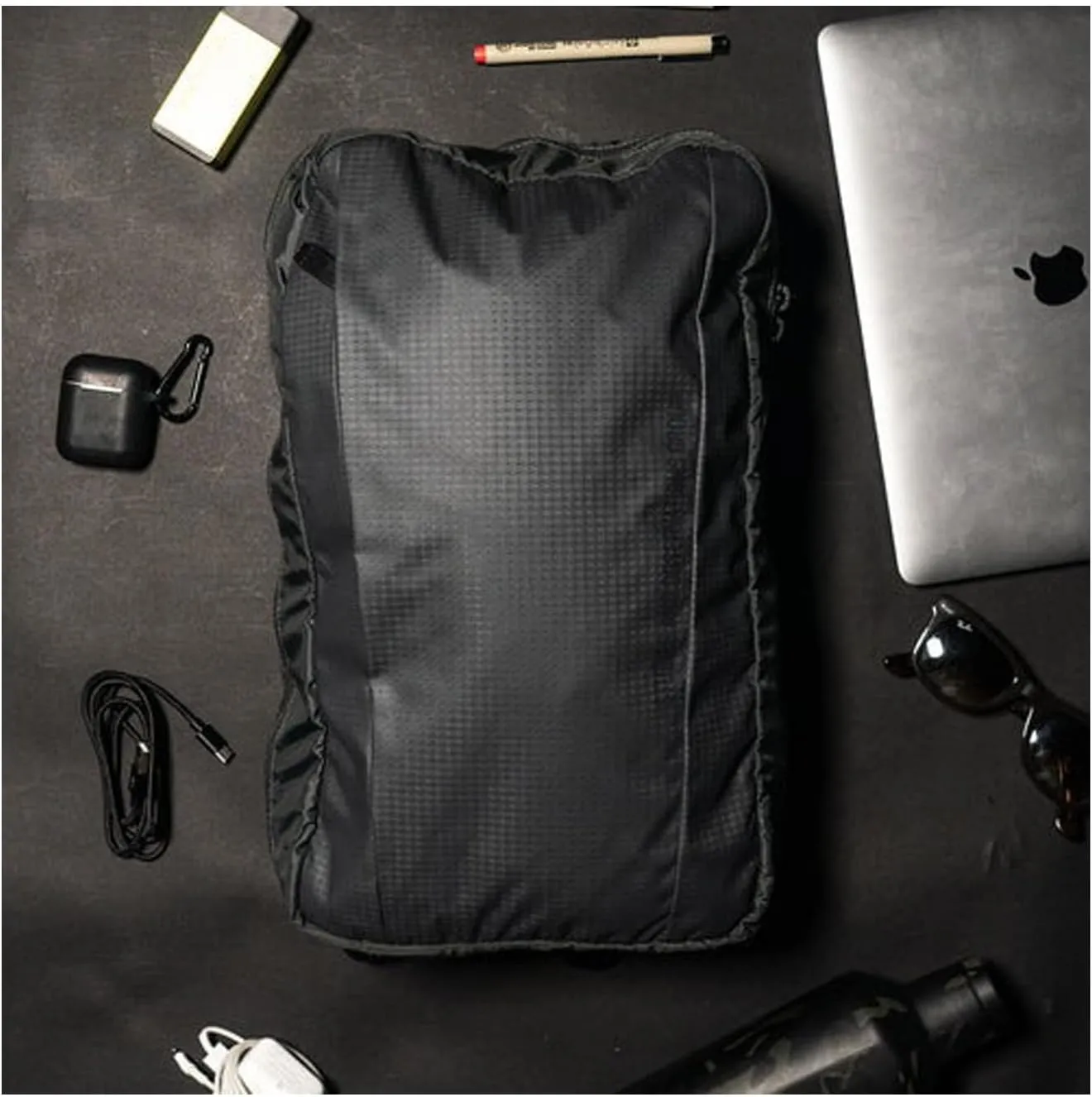 SOG Surrept/12L CS Reversible Travel Bag with Internal Storage and 3-Way Carry with Backpack Straps and Side Handles, Charcoal/Bright Gray, 12 Liter