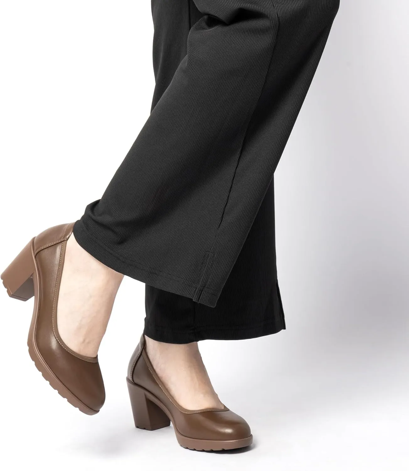 Women's Pumps with Arch Support, Chunky Closed Round Toe Block Heels for Women, Comfortable Low Heel Work Dress Shoes